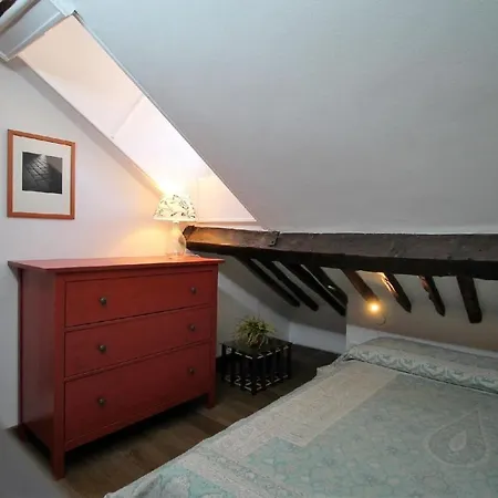 Ferienwohnung Fur 4 Personen Ca 70 M In Genua, Italienische Riviera Italienische Westkuste Appartamento *